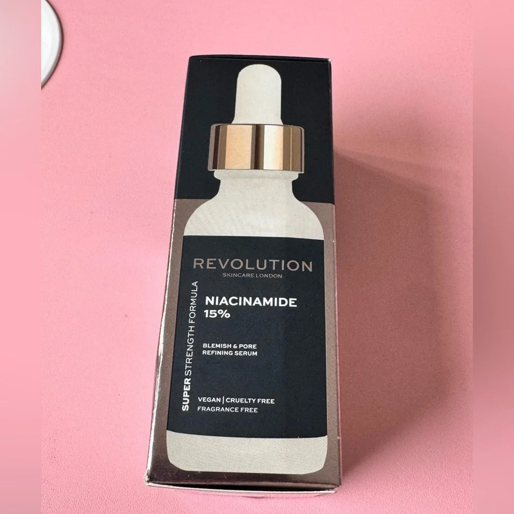 Revolution Niacinamide 15% Blemish & Pore Refining Vegan & Cruelty Free